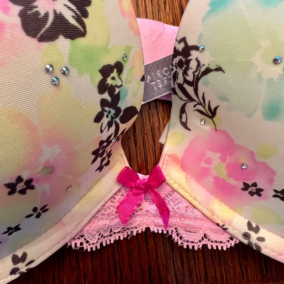 Victoria’s Secret Dream Angels Push Up Bra | 34D - Picture 3 of 6